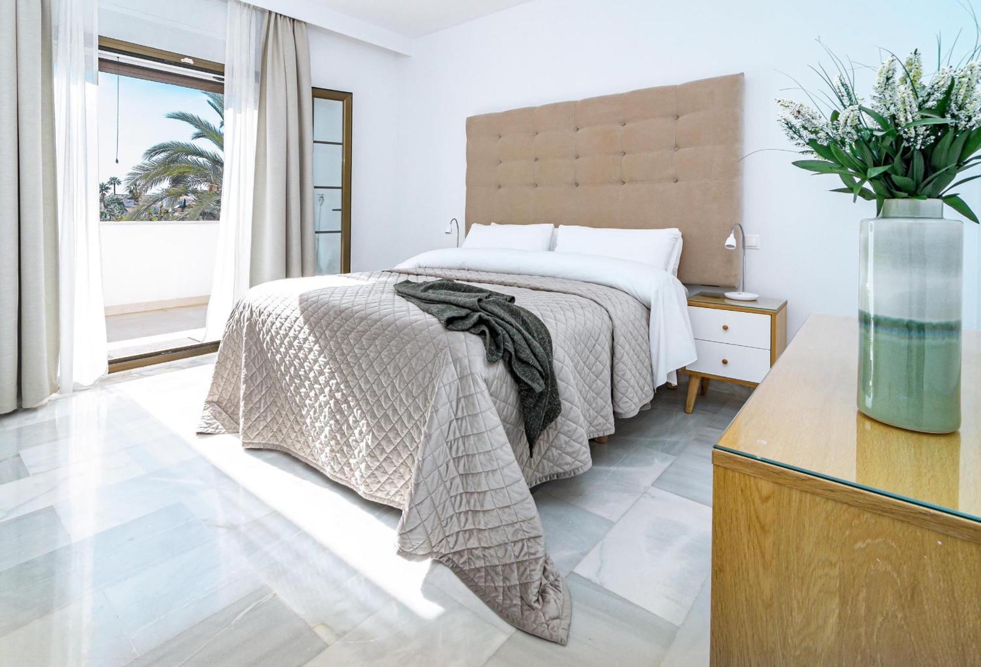 Ab4 - Vacation Home, By Roomservices Apartment *